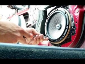 descubre como mejorar la calidad de sonido en tu automovil con un subwoofer para llanta de refaccion
