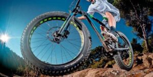 descubre la increible bicicleta con llantas anchas que desafia cualquier terreno