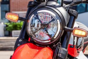 descubre las ventajas de utilizar llantas sin camara para tu moto y como mejorar tu experiencia de conduccion